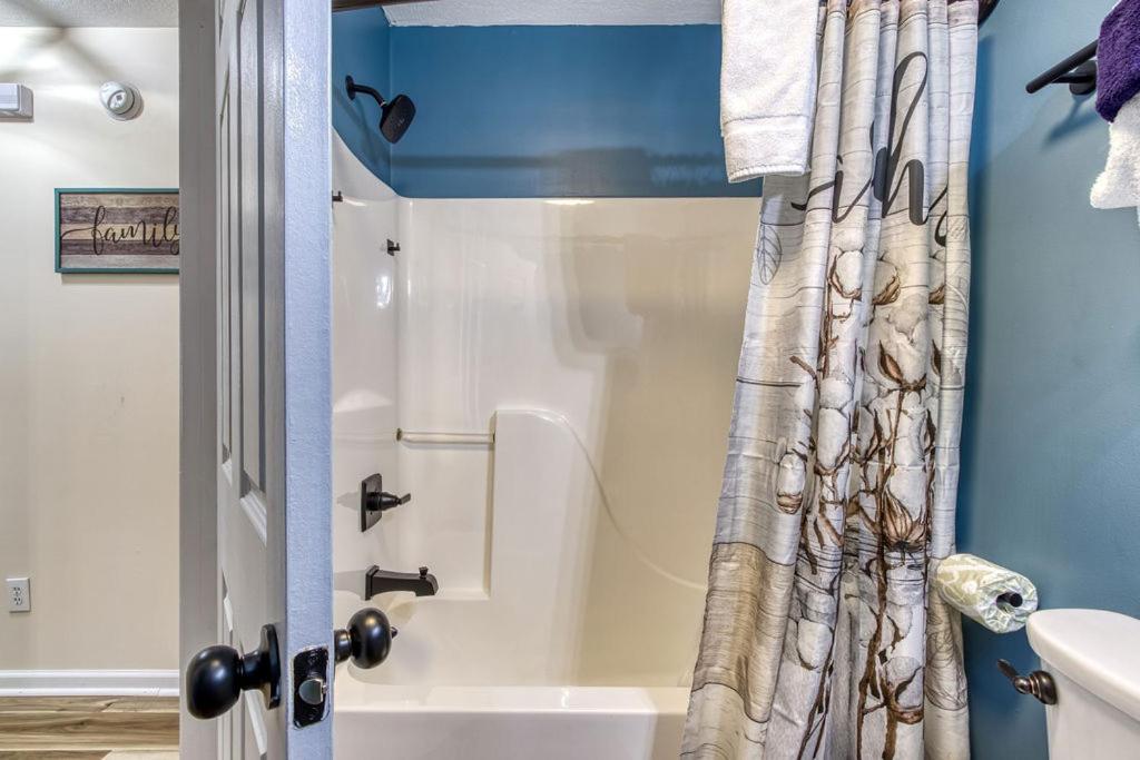 The Mason Jar, Hot Tub, Wifi, 1089 Free Tickets Each Paid Day, Dollywood And More! Пиджен Фордж Екстериор снимка